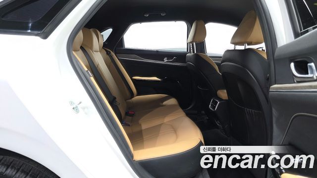Kia K5 (III) 2.0 Noblesse 2023 — фото 11