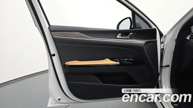 Kia K5 (III) 2.0 Noblesse 2023 — фото 24