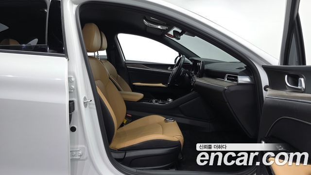 Kia K5 (III) 2.0 Noblesse 2023 — фото 26