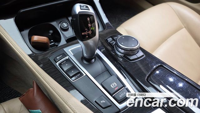 BMW 5 Series (F10) 520d Luxury 2015 — фото 9