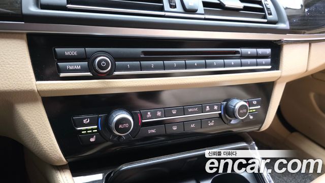 BMW 5 Series (F10) 520d Luxury 2015 — фото 18