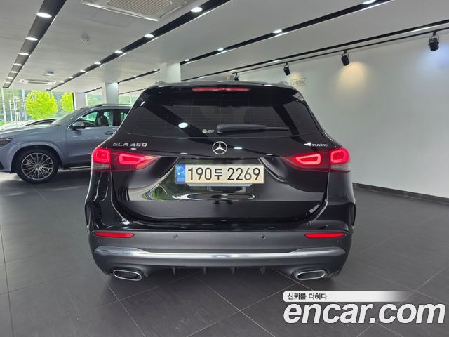 Mercedes-Benz GLA-Class (H247) GLA250 4MATIC 2023 — фото 4