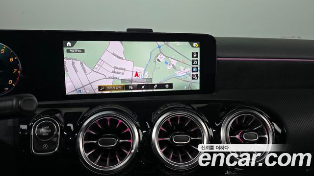 Mercedes-Benz A-Class (W177) AMG A35 4MATIC Sedan 2021 — фото 18