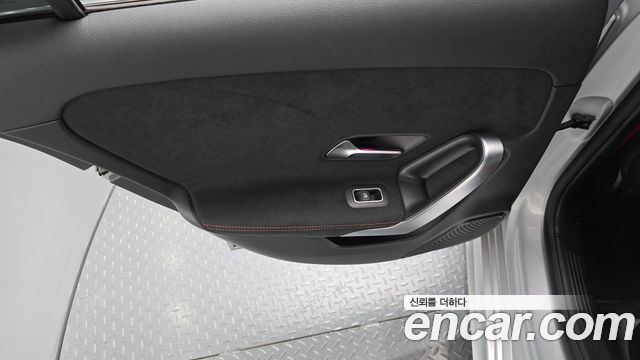 Mercedes-Benz A-Class (W177) AMG A35 4MATIC Sedan 2021 — фото 25