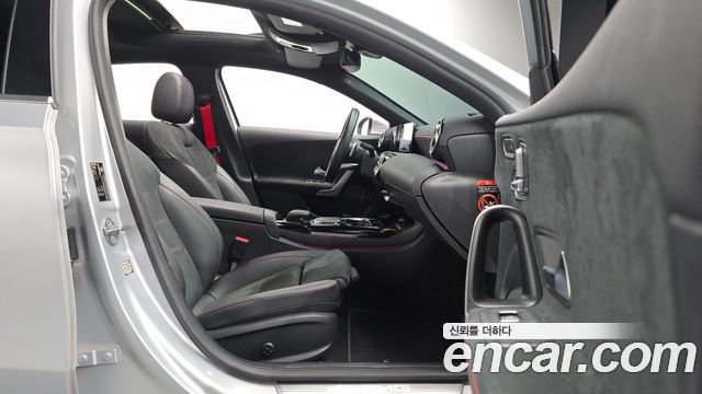 Mercedes-Benz A-Class (W177) AMG A35 4MATIC Sedan 2021 — фото 26