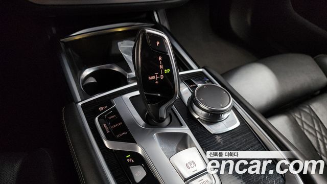 BMW 7 Series (G11) 740d xDrive M Sport 2016 — фото 9