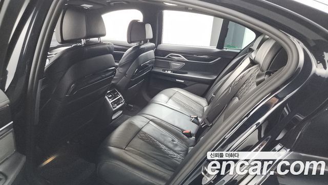 BMW 7 Series (G11) 740d xDrive M Sport 2016 — фото 19
