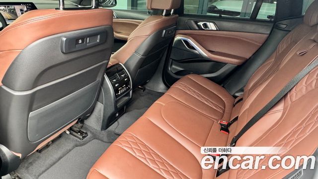 BMW X6 (G06) xDrive40i M Sport 2022 — фото 17