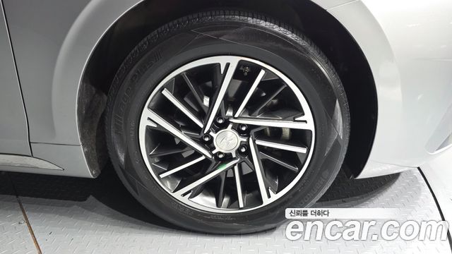 Hyundai Grandeur (IG) 3.0 LPi Rent Car Modern 2022 — фото 21