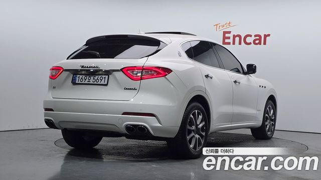 Maserati Levante 3.0 Diesel AWD GranLusso 2020 — фото 2