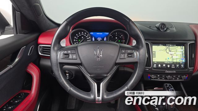 Maserati Levante 3.0 Diesel AWD GranLusso 2020 — фото 13