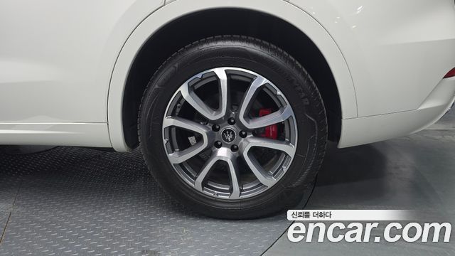 Maserati Levante 3.0 Diesel AWD GranLusso 2020 — фото 21