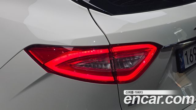 Maserati Levante 3.0 Diesel AWD GranLusso 2020 — фото 23