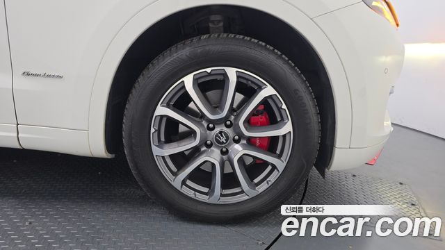 Maserati Levante 3.0 Diesel AWD GranLusso 2020 — фото 33