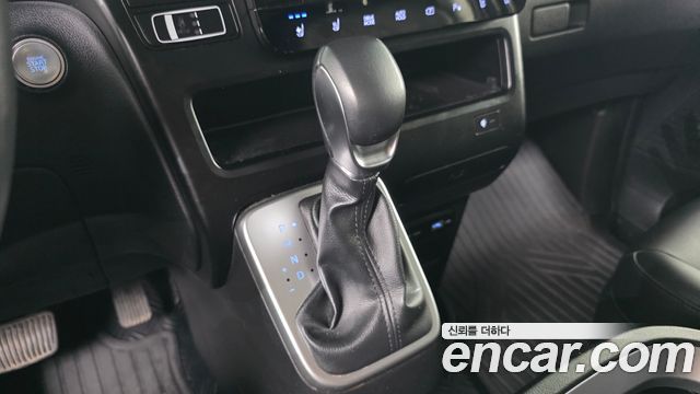 Hyundai Staria Cargo 5-Seater Modern 2023 — фото 9
