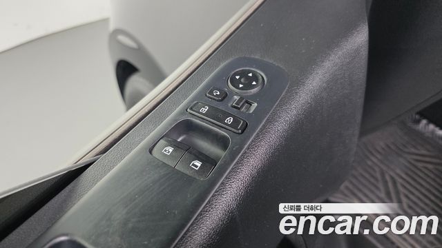 Hyundai Staria Cargo 5-Seater Modern 2023 — фото 12