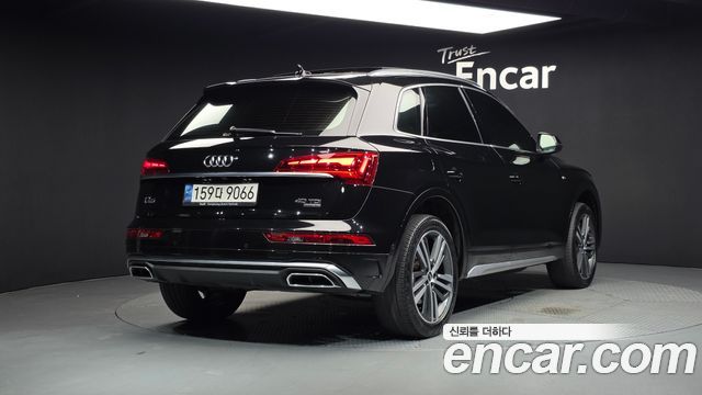 Audi Q5 (FY) 40 TDI Quattro Premium 2021 — фото 2