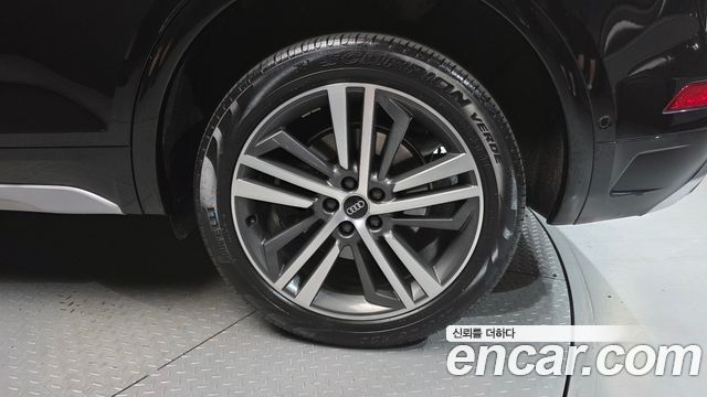 Audi Q5 (FY) 40 TDI Quattro Premium 2021 — фото 21