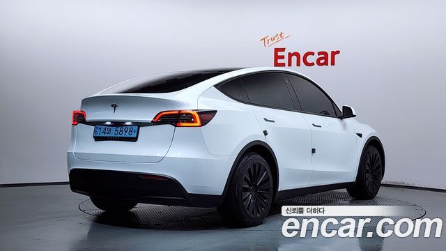 Tesla Model Y RWD 2024 — фото 2