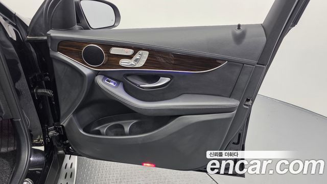 Mercedes-Benz GLC-Class (X253) GLC300 4MATIC 2020 — фото 25