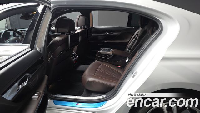 BMW 7 Series (G11) 740Li xDrive M Sport Package 2017 — фото 12