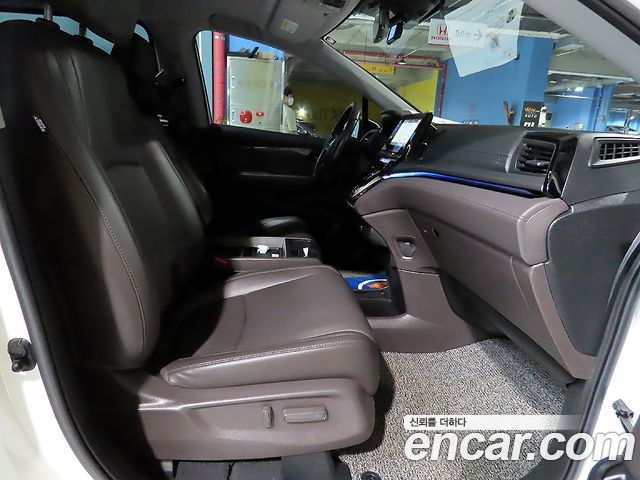 Honda Odyssey 3.5 5th 2019 — фото 15