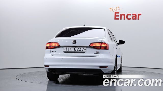 Volkswagen Jetta 2.0 TDI BlueMotion 6th 2015 — фото 4