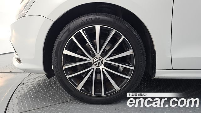 Volkswagen Jetta 2.0 TDI BlueMotion 6th 2015 — фото 5