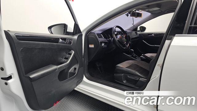 Volkswagen Jetta 2.0 TDI BlueMotion 6th 2015 — фото 10