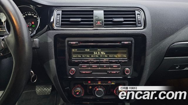 Volkswagen Jetta 2.0 TDI BlueMotion 6th 2015 — фото 15