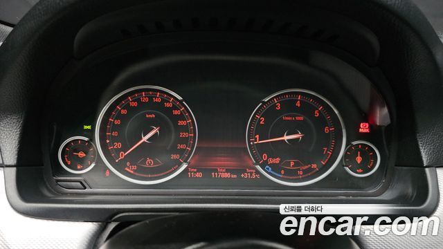 BMW 5 Series (F10) 528i M Sport 2013 — фото 8