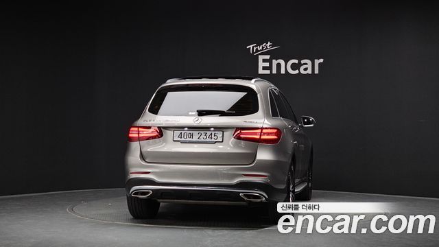Mercedes-Benz GLC-Class (X253) GLC300 4MATIC AMG Line 2019 — фото 4