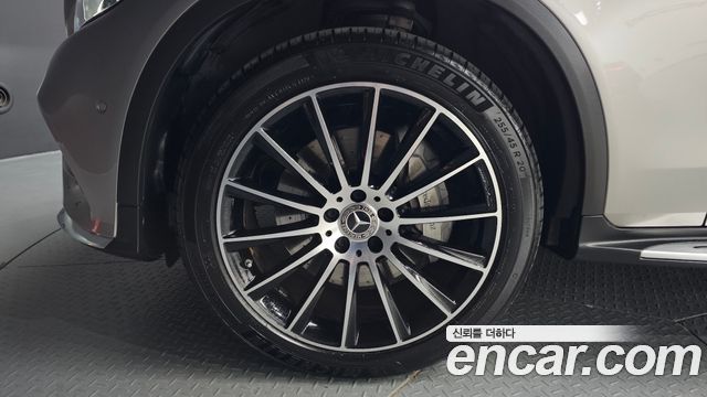 Mercedes-Benz GLC-Class (X253) GLC300 4MATIC AMG Line 2019 — фото 5