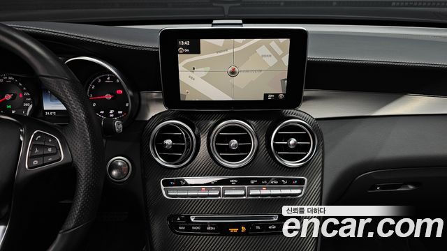 Mercedes-Benz GLC-Class (X253) GLC300 4MATIC AMG Line 2019 — фото 14