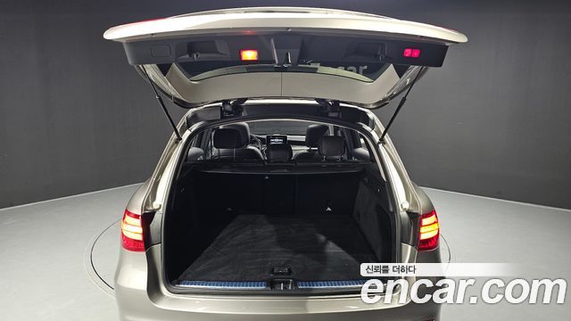 Mercedes-Benz GLC-Class (X253) GLC300 4MATIC AMG Line 2019 — фото 20