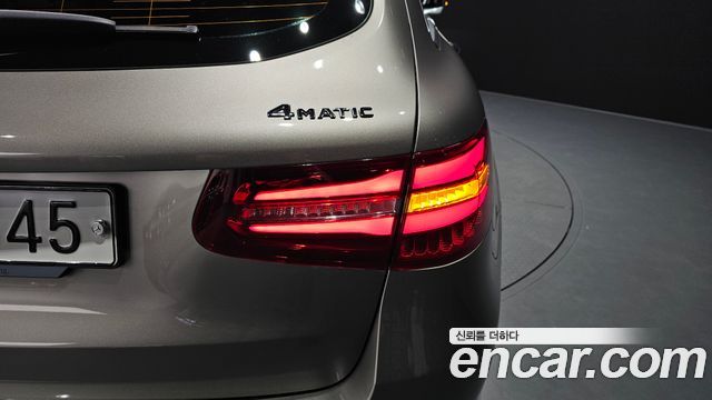 Mercedes-Benz GLC-Class (X253) GLC300 4MATIC AMG Line 2019 — фото 23