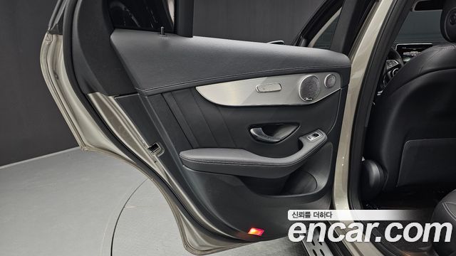 Mercedes-Benz GLC-Class (X253) GLC300 4MATIC AMG Line 2019 — фото 25