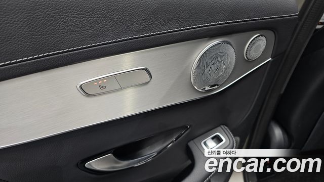 Mercedes-Benz GLC-Class (X253) GLC300 4MATIC AMG Line 2019 — фото 27