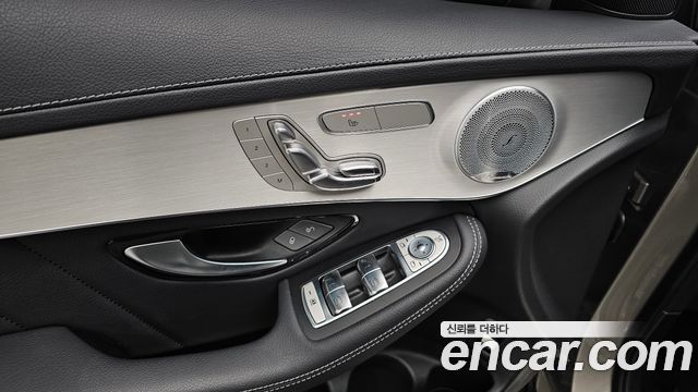 Mercedes-Benz GLC-Class (X253) GLC300 4MATIC AMG Line 2019 — фото 37