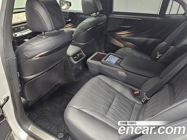 Lexus LS500h (V) 3.5 Luxury AWD 2023 — фото 9