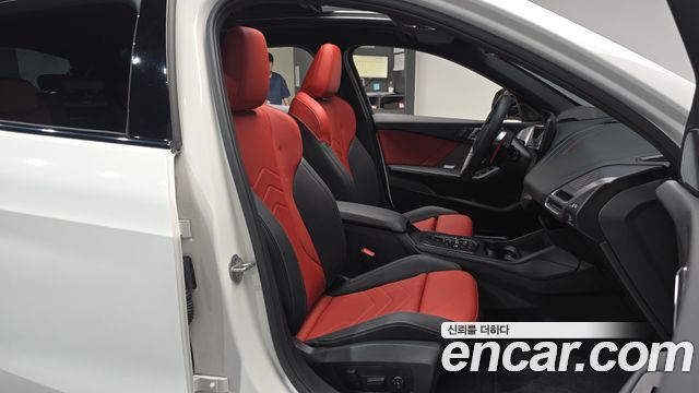 BMW 1 Series (F70) M135 xDrive 2025 — фото 11