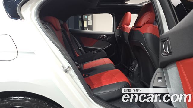 BMW 1 Series (F70) M135 xDrive 2025 — фото 12