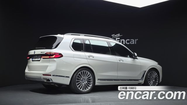 BMW X7 (G07) xDrive 40i Design Pure Excellence 7-Seater 2025 — фото 2