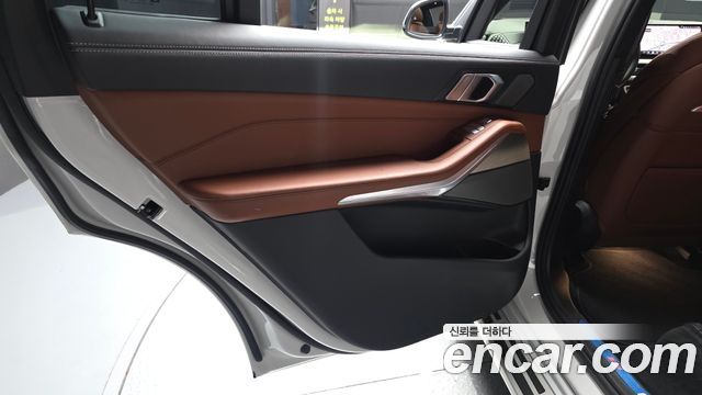 BMW X7 (G07) xDrive 40i Design Pure Excellence 7-Seater 2025 — фото 25