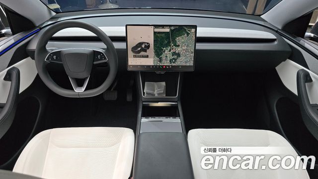 Tesla Model Y Long Range AWD 2025 — фото 7