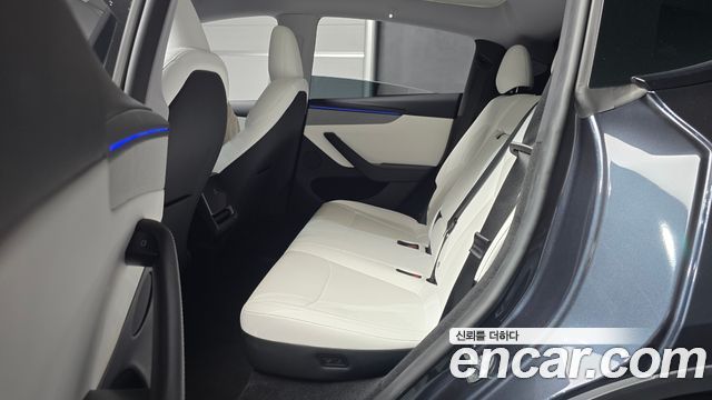 Tesla Model Y Long Range AWD 2025 — фото 12