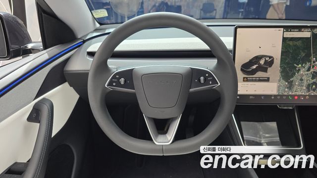 Tesla Model Y Long Range AWD 2025 — фото 13