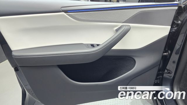 Tesla Model Y Long Range AWD 2025 — фото 24