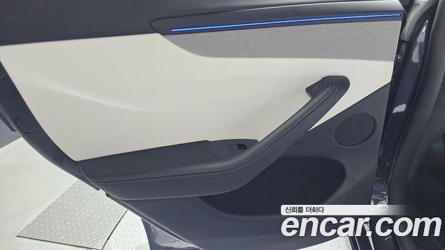 Tesla Model Y Long Range AWD 2025 — фото 25