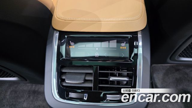 Volvo XC90 (II) B6 Ultimate Bright 2023 — фото 19